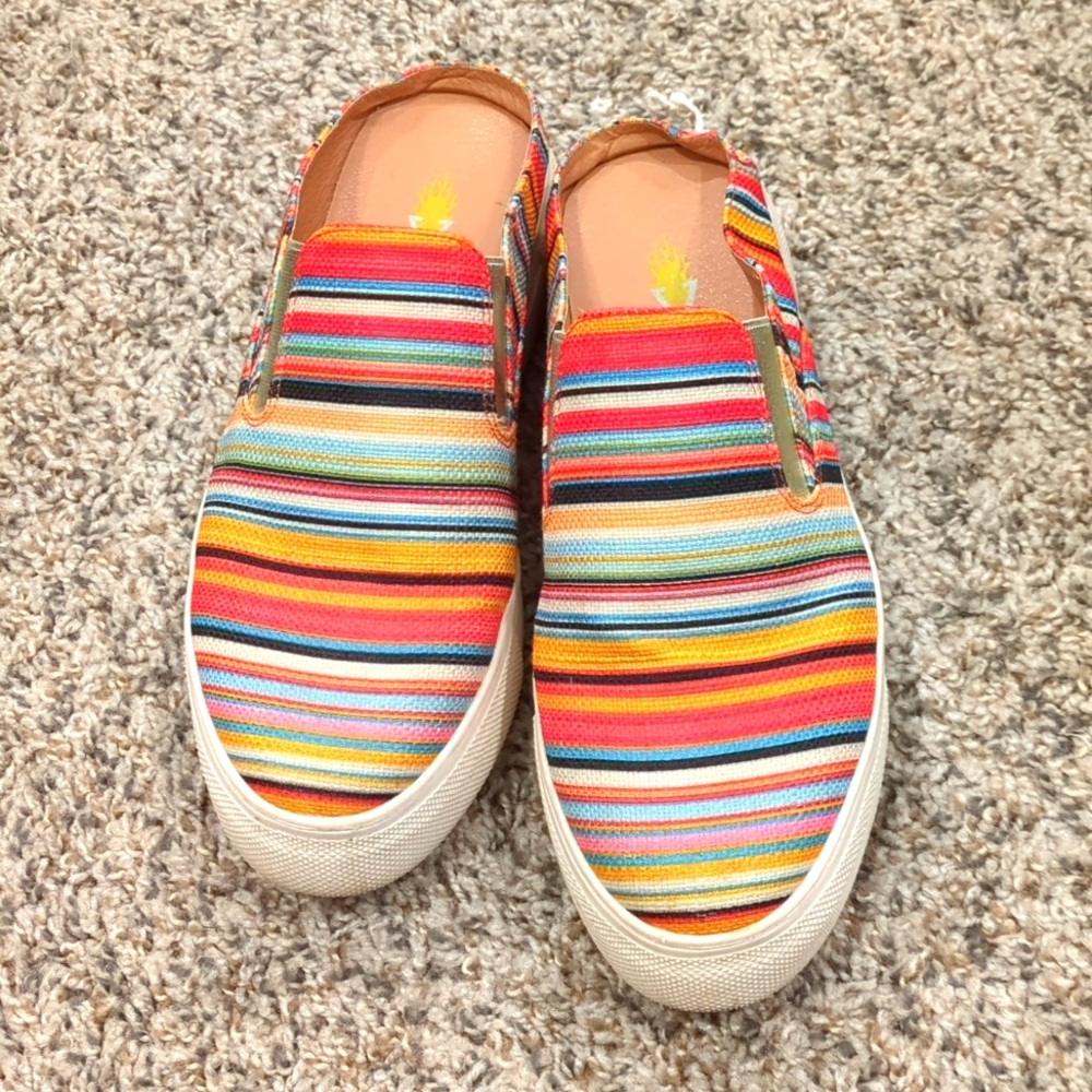 Volatile sunset summer slip ons women's size 8